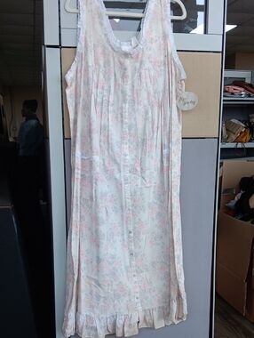 Sleeveless Floral Button-Front Nightgown - Pastel Pink & Cream Vintage